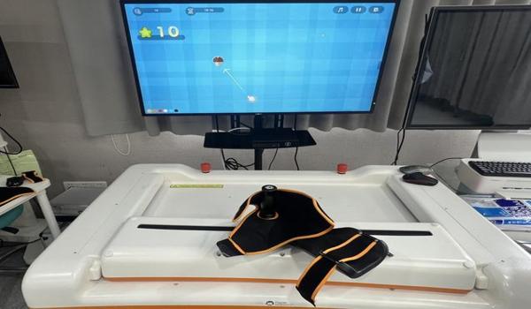 和平精英机器人辅助视角