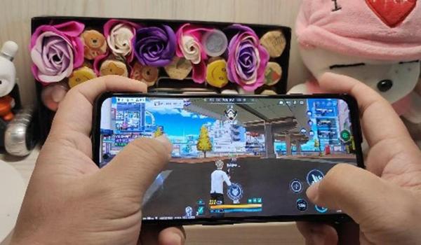 和平精英阿尔法辅助怎么用