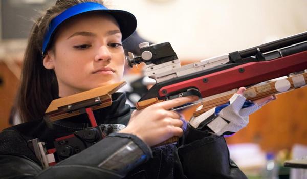 和平精英怎么设置准心辅助